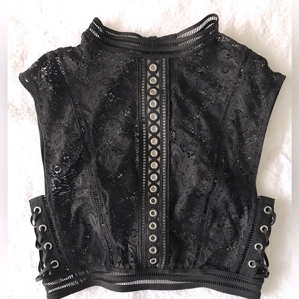 Victoria’s Secret lace top us xs